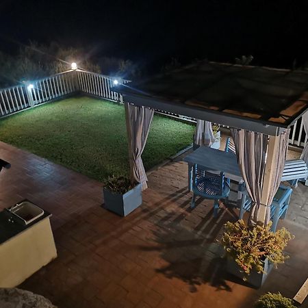 Nel Verde Del Villaggio - Casetta Celeste Гонеса Екстериор снимка